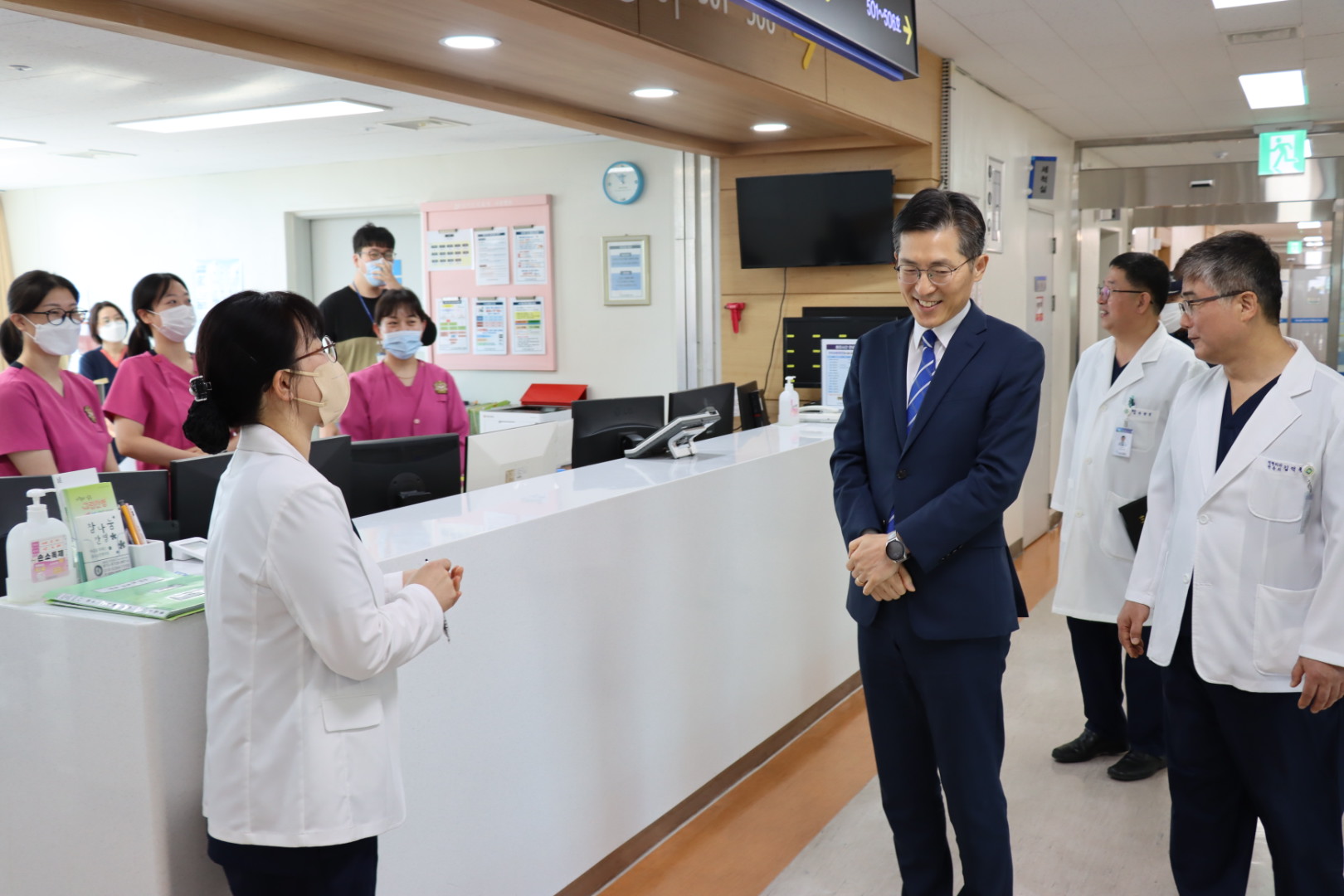 신임 경기도의료원 이필수 원장님  수원병원 방문을 환영합니다.